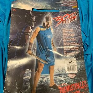 Spartan costume (or Greek god) with extras